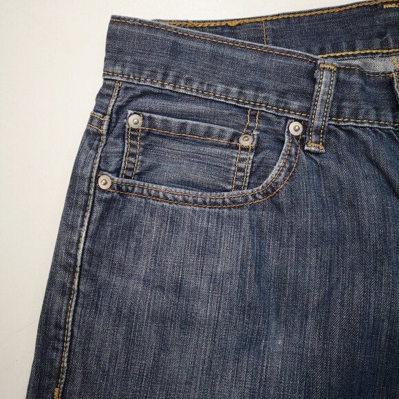 Levi's 513 Men's Size 33 Waist Medium Wash Straight Leg Blue Jeans - Picture 11 of 14